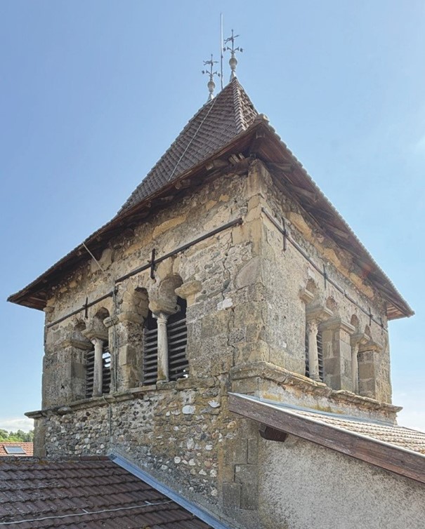 clocher roman d'artas Isère